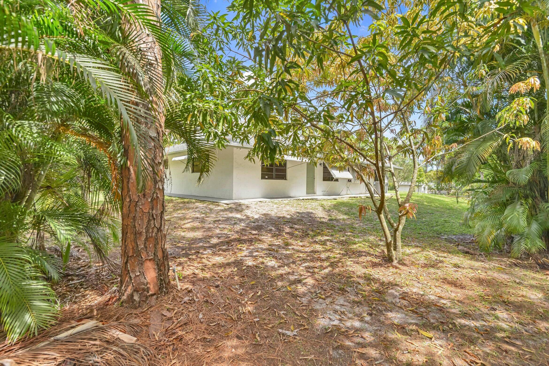 Approximately 2800 sqft home on 1.