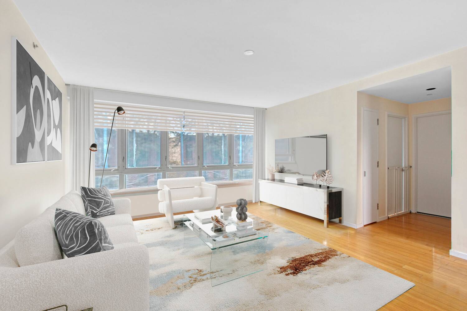 Make this charming 960 sq.