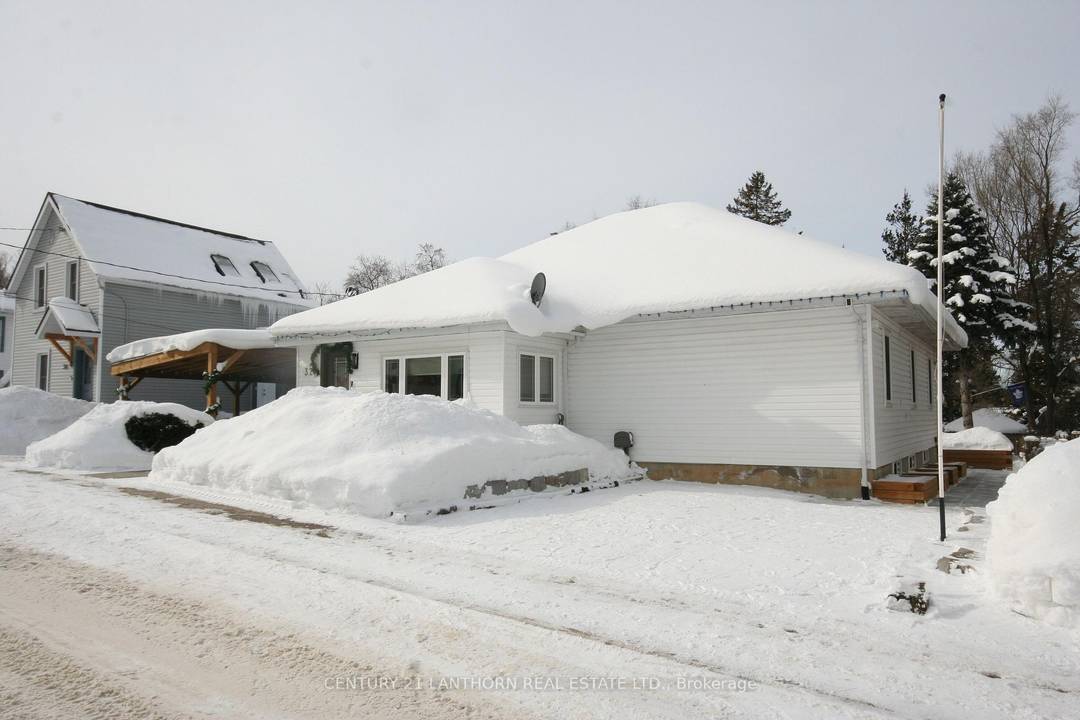 Modern purpose build 3 bedroom basement apartment in Picton.