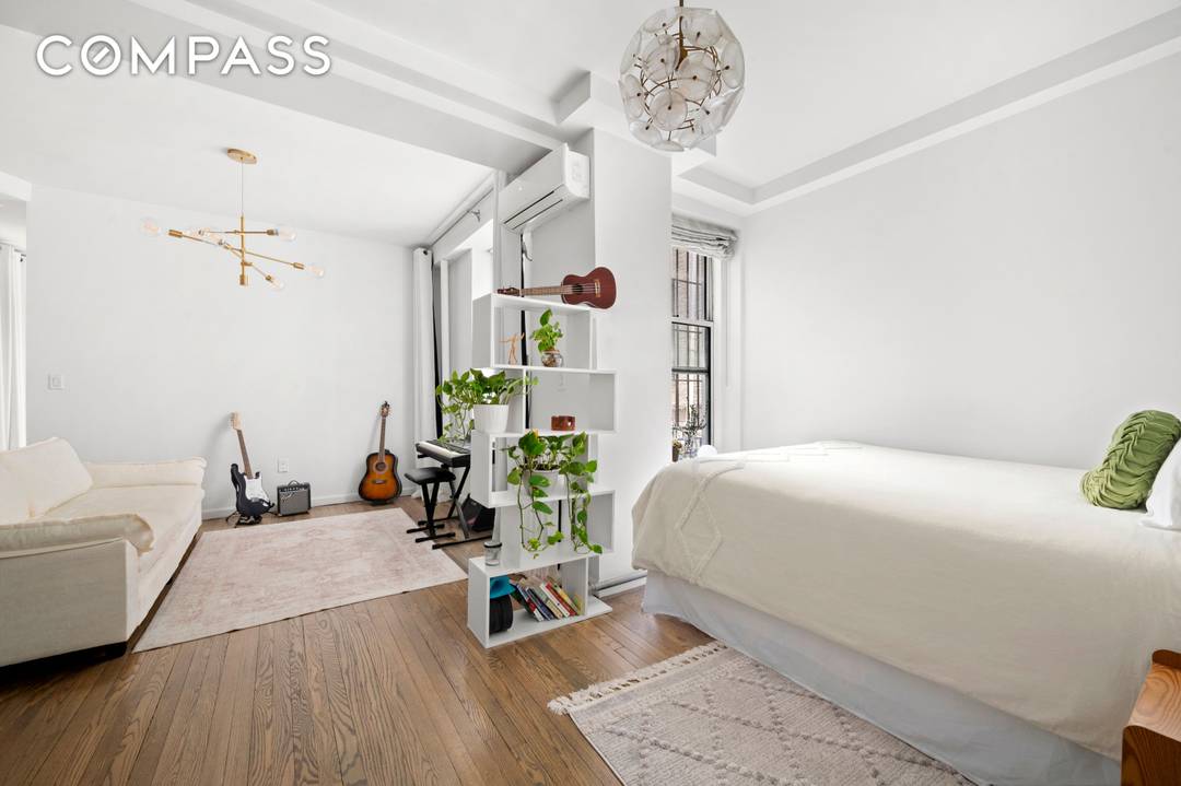 Welcome to your urban sanctuary in the Upper West Side.