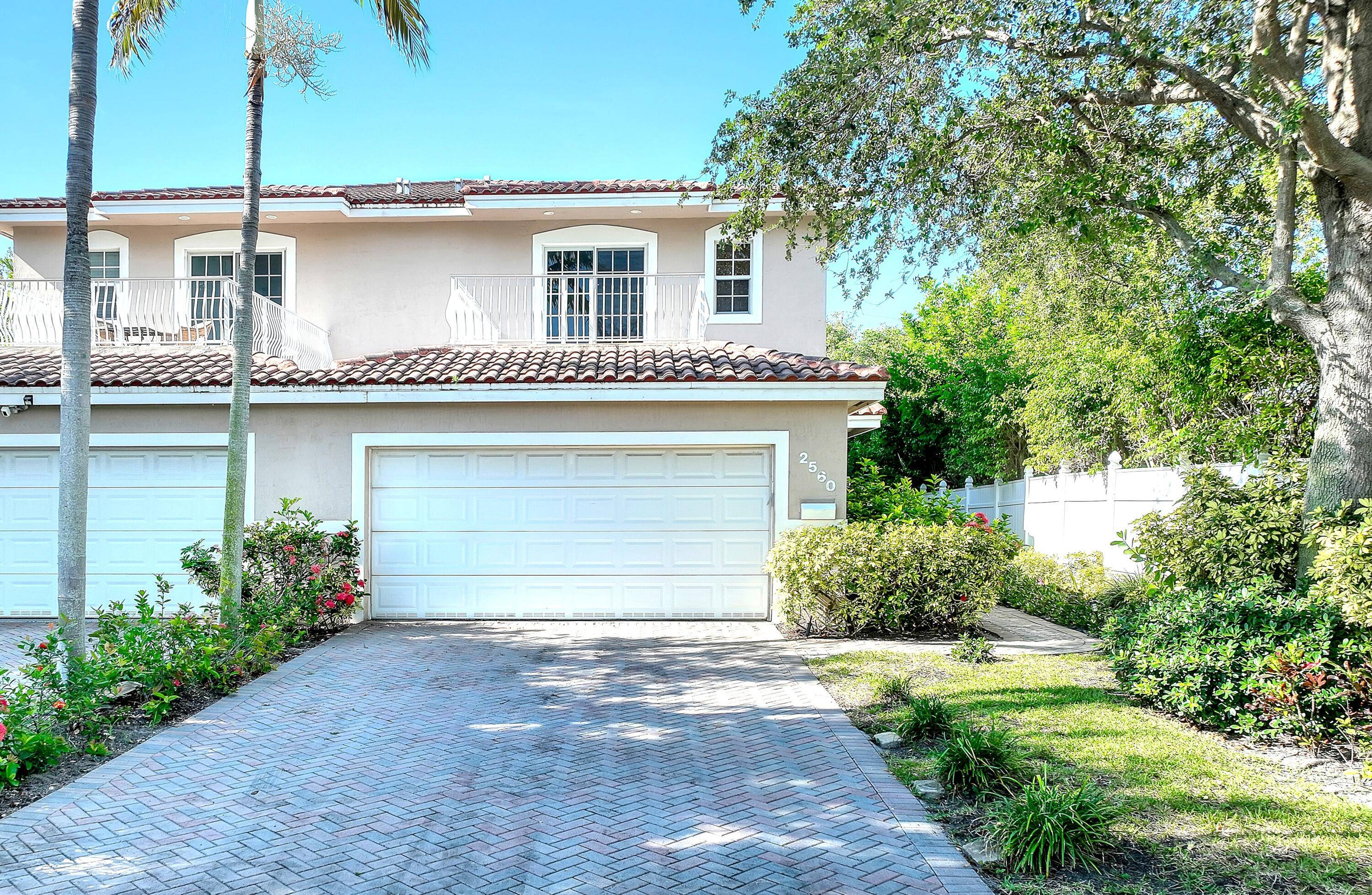 Don't miss this opportunity minutes away from the beach !