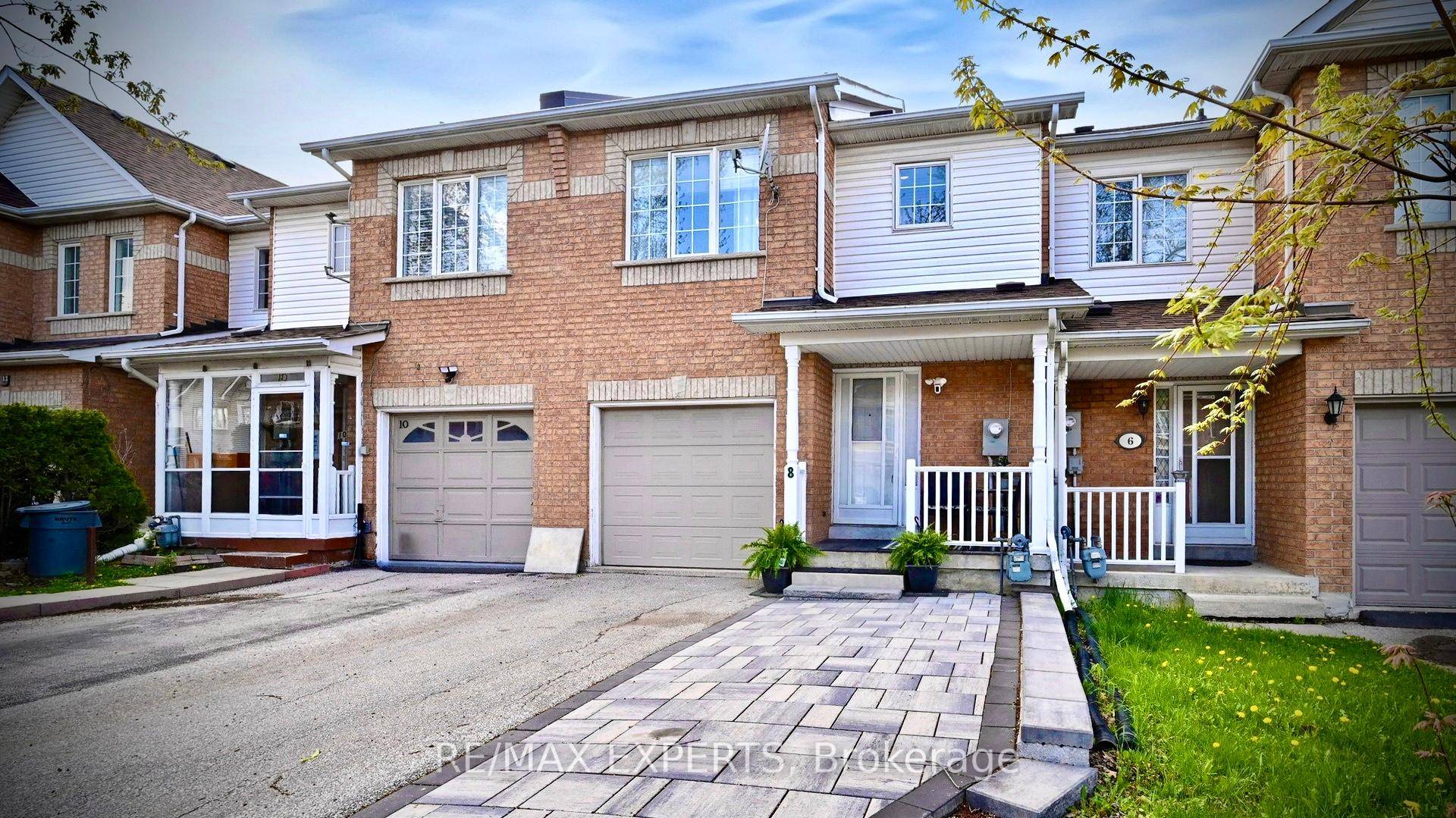 Scenic nature, major entertainment and shopping, higher education, and immediate access to arterial roads and highways all wrapped into one impeccably functional freehold home.