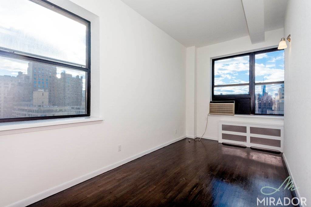 Natural light and space abound in this 11th floor, double exposure South and East, corner one bedroom.