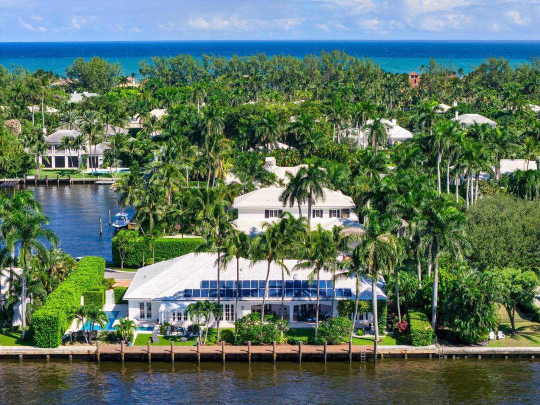 This totally renovated Bermuda inspired estate combines architectural refinement, modern amenities, and the serenity of a prime Intracoastal location.