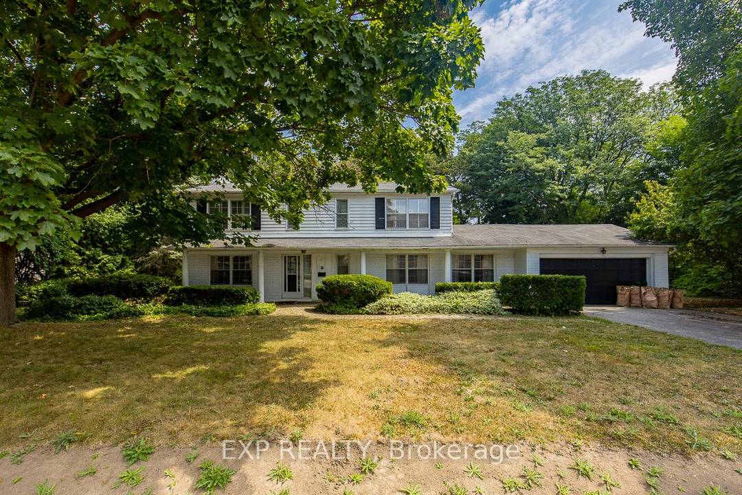 Welcome to 9 Laureleaf Rd !