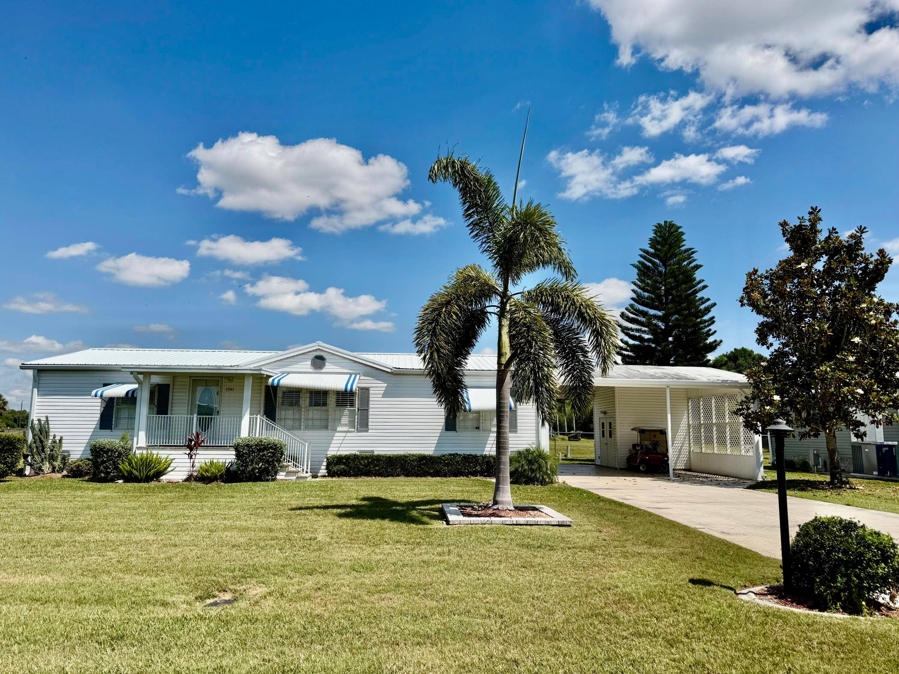 SHINING in SEMINOLE COVE !