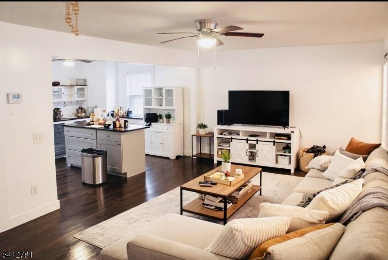 Write your next chapter with this single family residence blending modern luxury blended with common charm located in the Upper Irvington section.