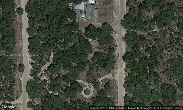 Vacant land for Sale Located in Interlachen, FL for only 11, 500 !