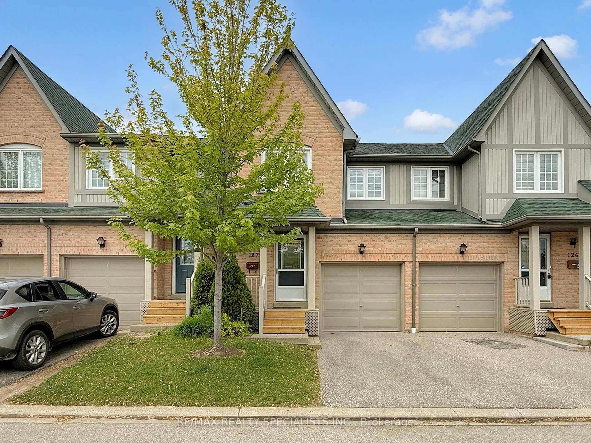 Welcome To This Stunningly Gorgeous Townhome Approx.