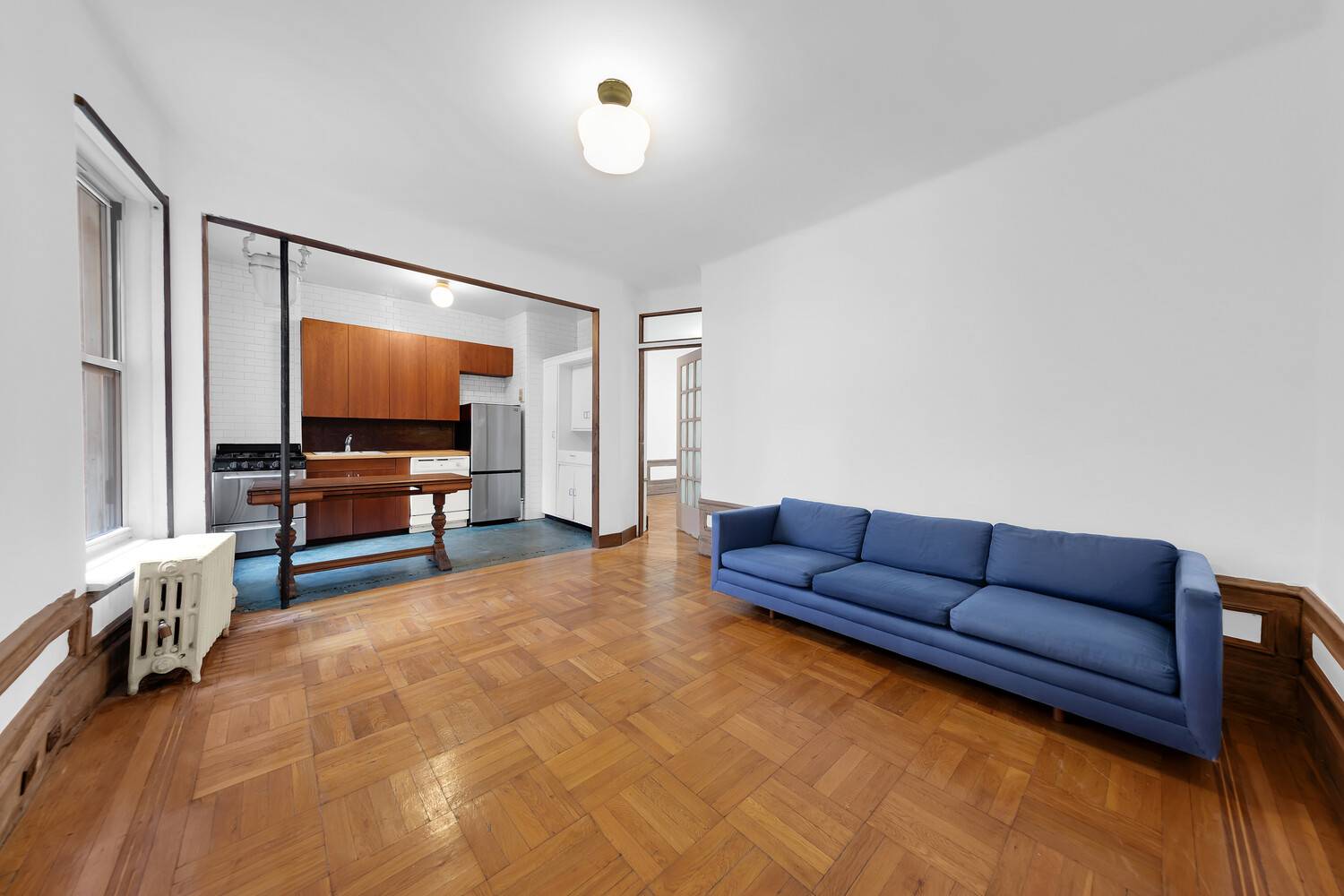Located in a classic pre war Chelsea cooperative, this split two bedroom home offers character, scale, and the flexibility to tailor a space to your needs.
