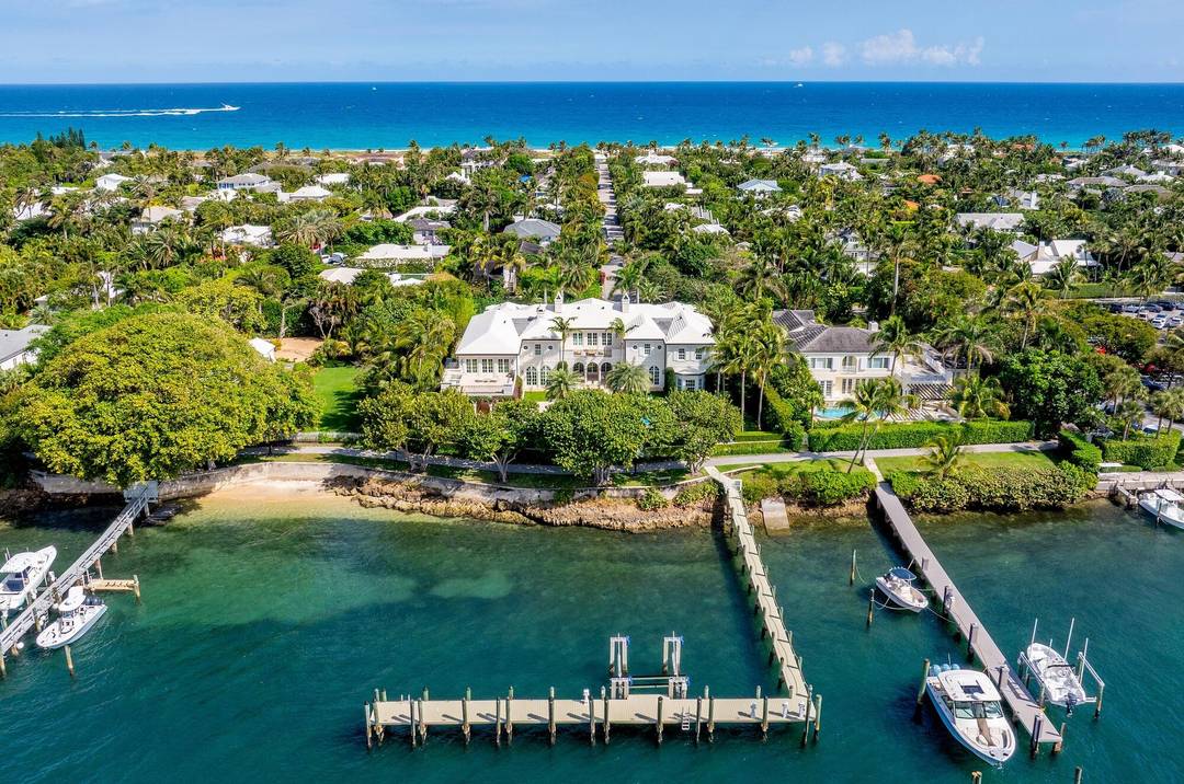 Pristine and rarely available Intracoastal front estate located in Palm Beach's serene North End.