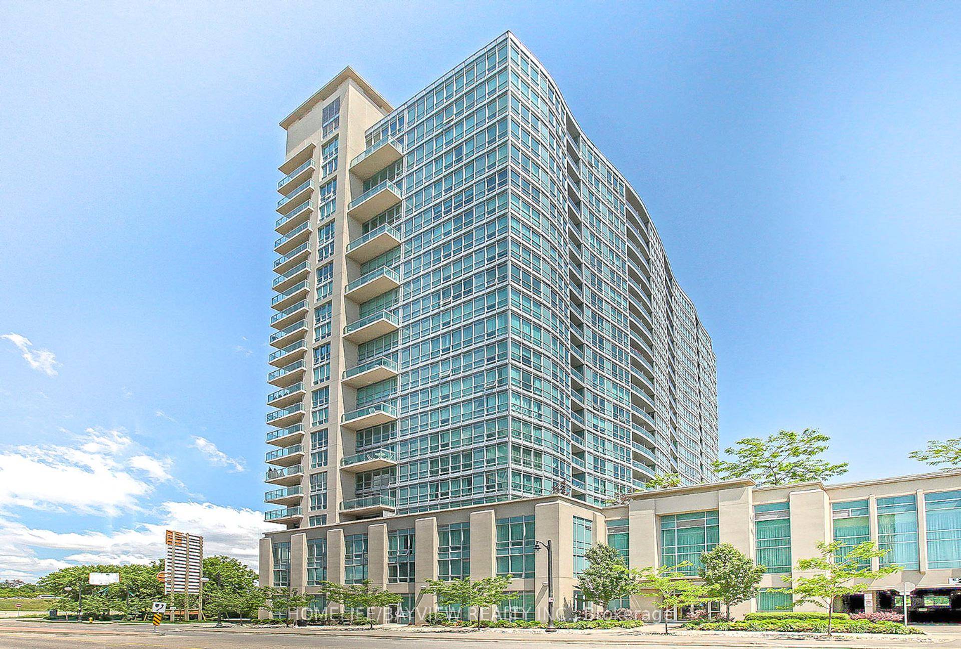 Welcome to The Tides ! This rarely available two level loft feels like living in a townhouse !