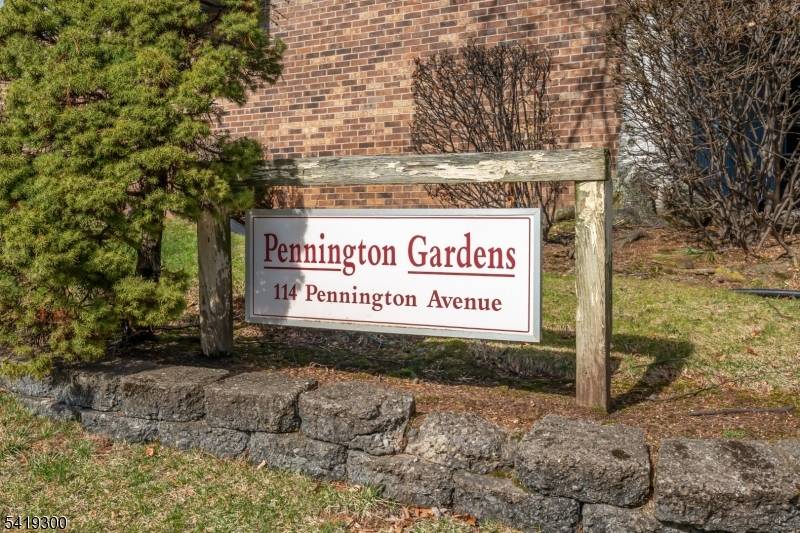 Beautifully just renovated 2 bedroom condo in desirable Passaic Park section just minutes from NYC transportation.