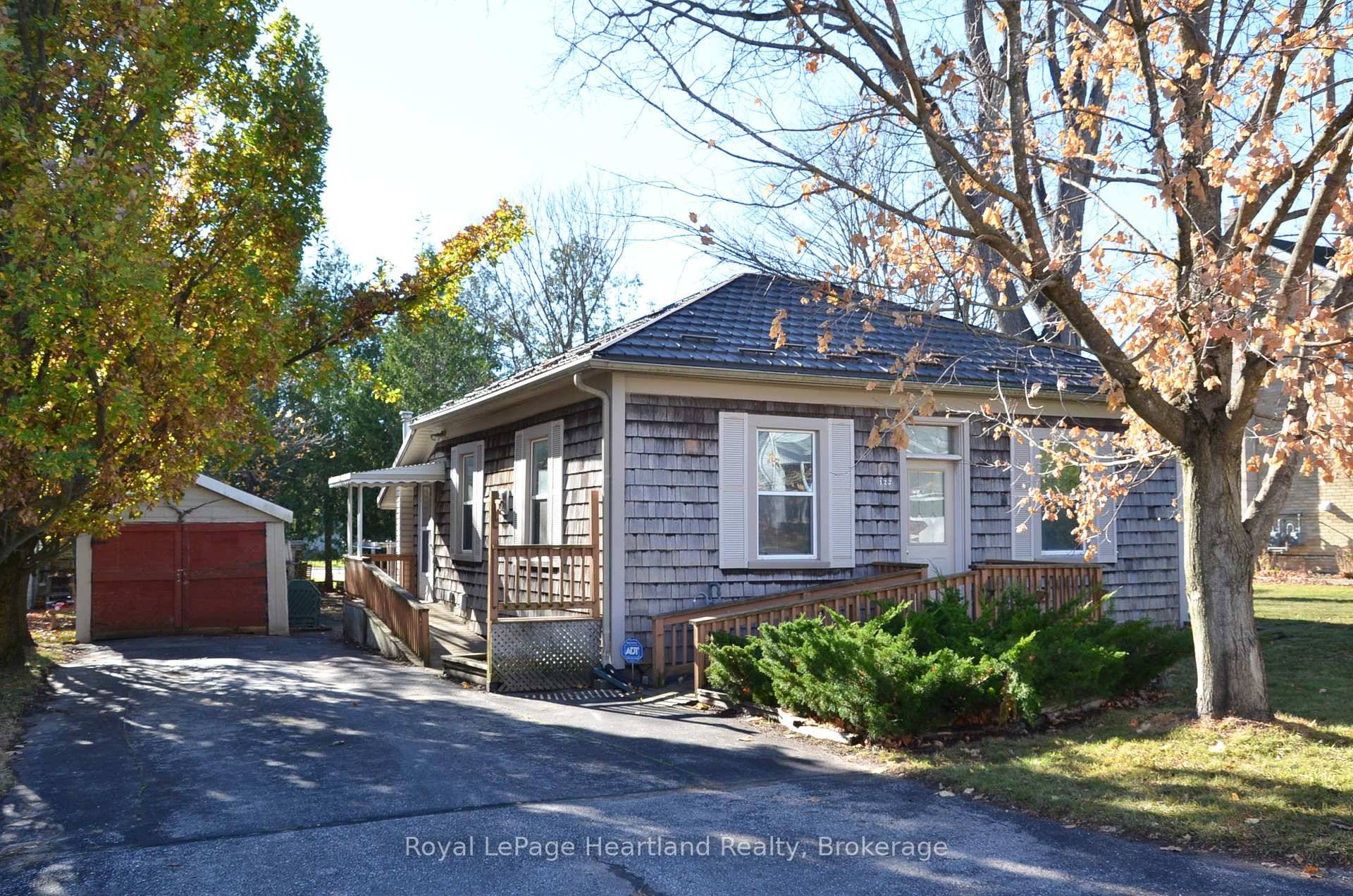 This 3 bedroom rustic Ontario Cottage style home, is nestled in on a deep lot located on one of this little town's quietest streets with only a short walk to ...