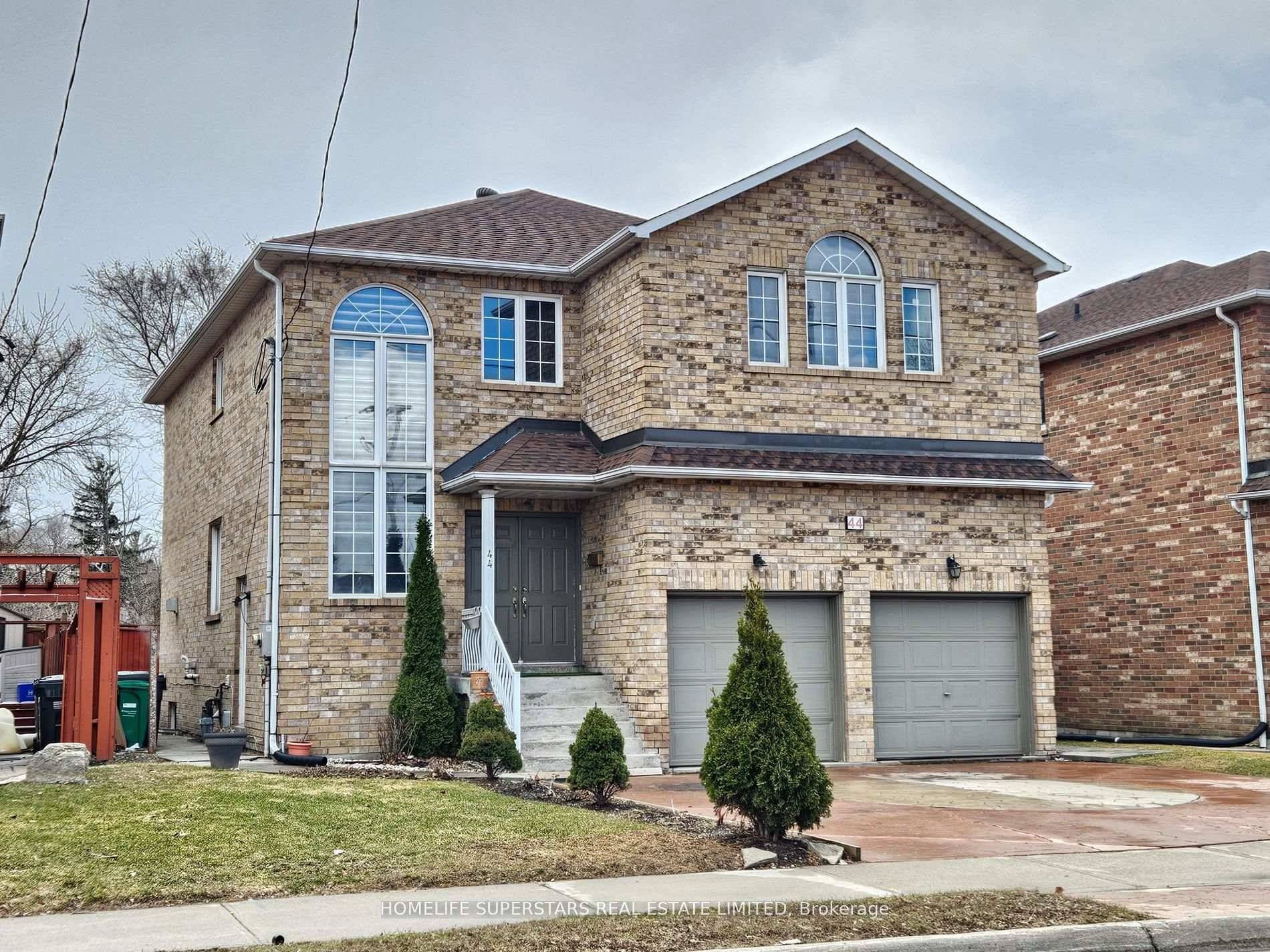 Well Cared For Family Home !