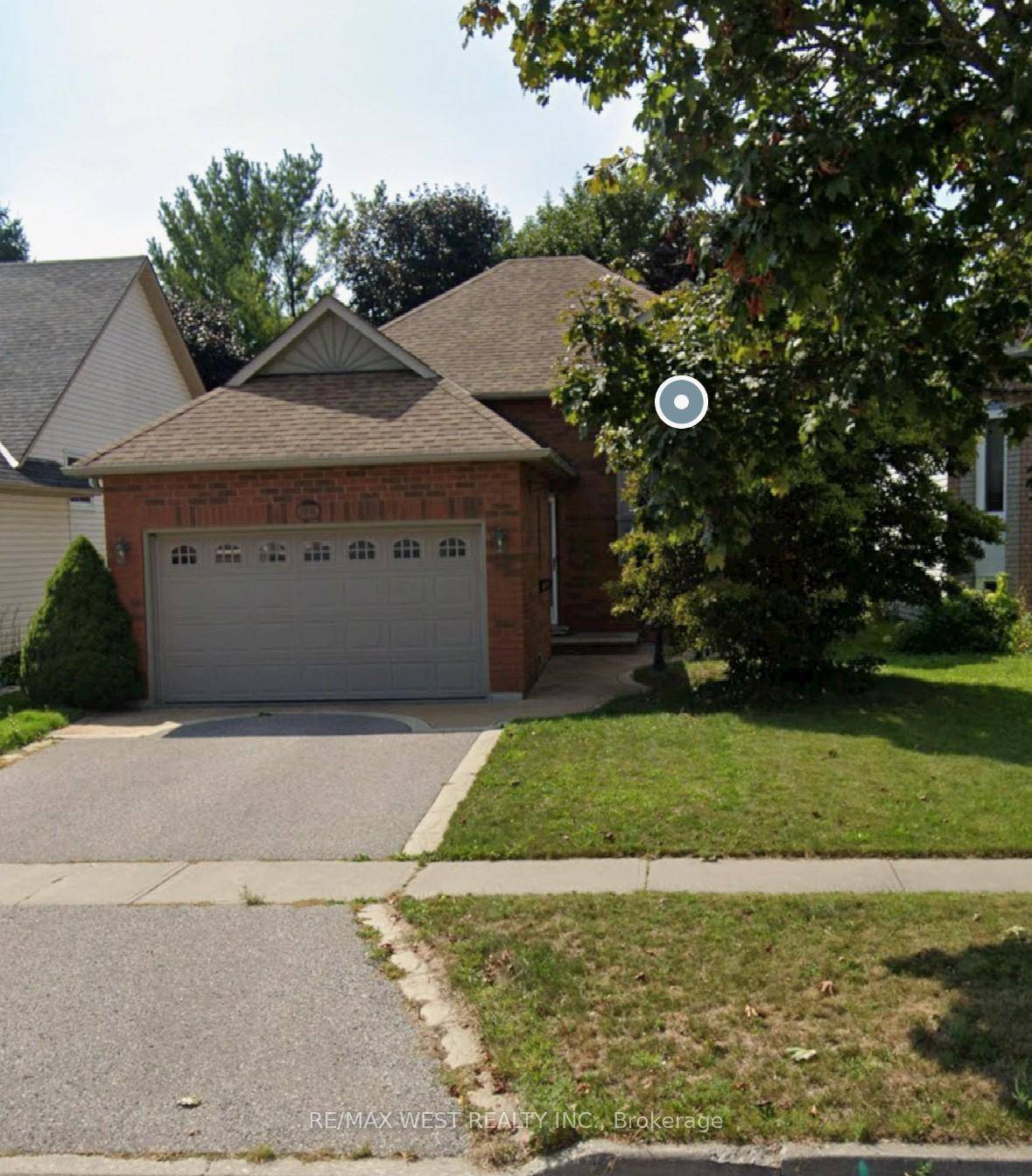 Welcome to 1976 Edenwood Drive, Oshawa an immaculate raised bungalow in the sought after Samac community, perfectly blending comfort, location, and lifestyle.