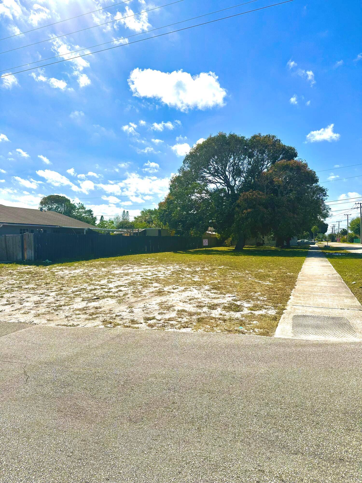 Back on Market due to Buyer Financing Don't miss this rare and unique opportunity for investors, builders, developers Located within minutes from Downtown Delray and convenient to I 95.