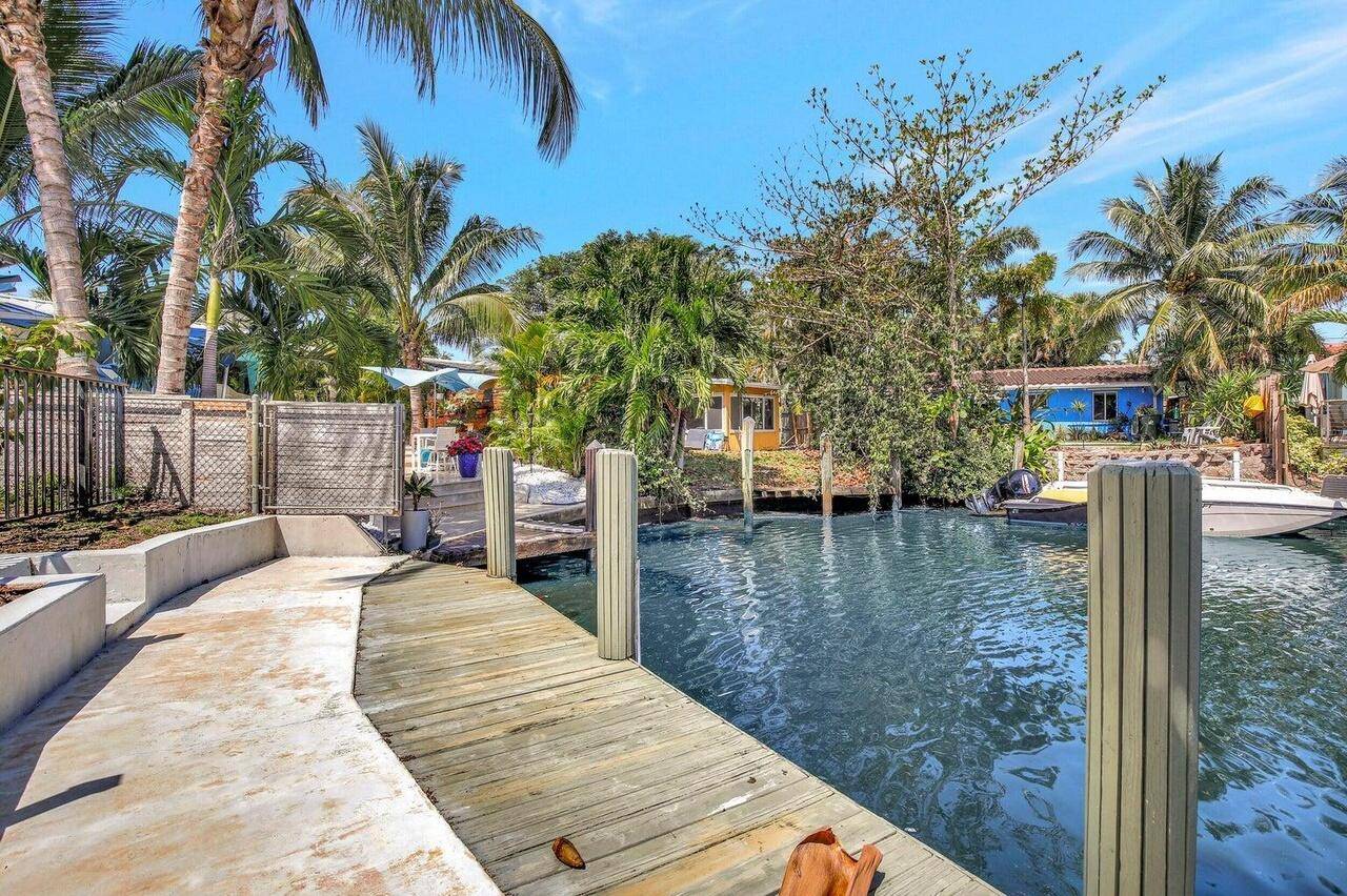 MONTHLY RENTAL of 25' of waterfront Dock with No Fixed Bridges.