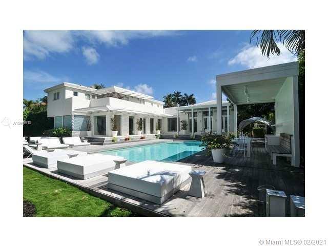 Modern Design waterfront home.
