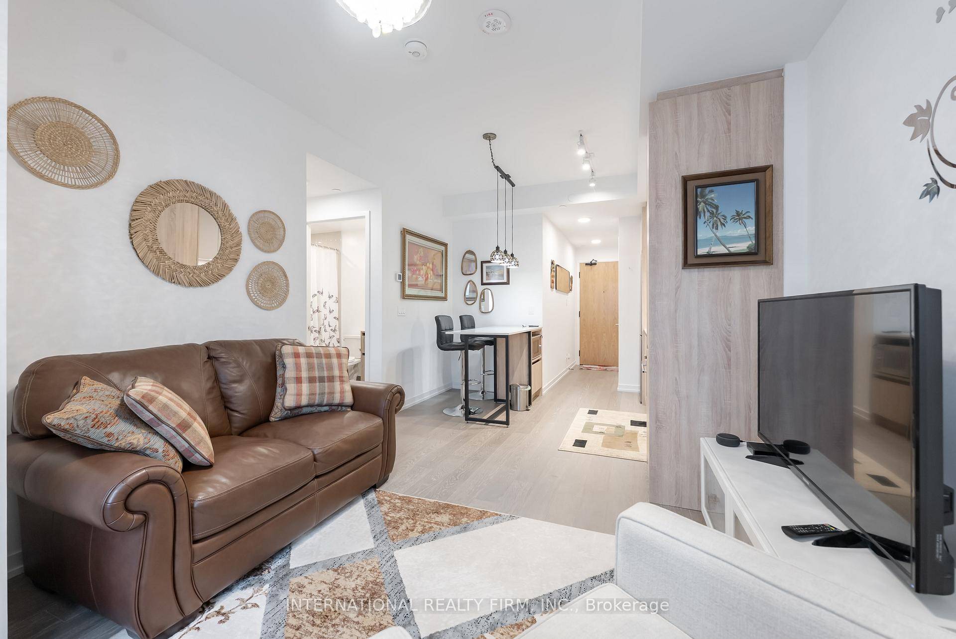 Welcome Home to this 1 year New, Daniels built One Bedroom Condo in Tower D.
