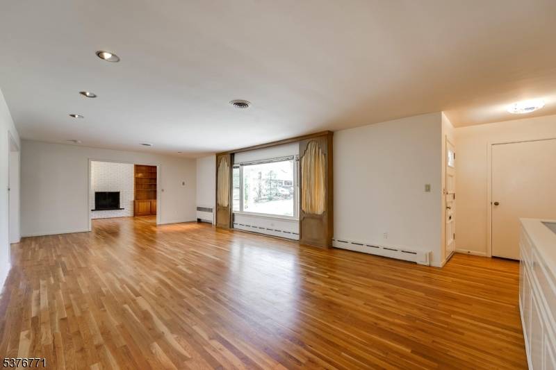 Lovingly maintained ranch tucked away at the end of a quiet cul de sac in the heart of Livingston.