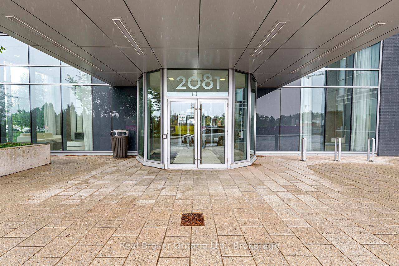 Welcome to this bright, beautifully designed 1 bedroom den unit offering 614 sq.