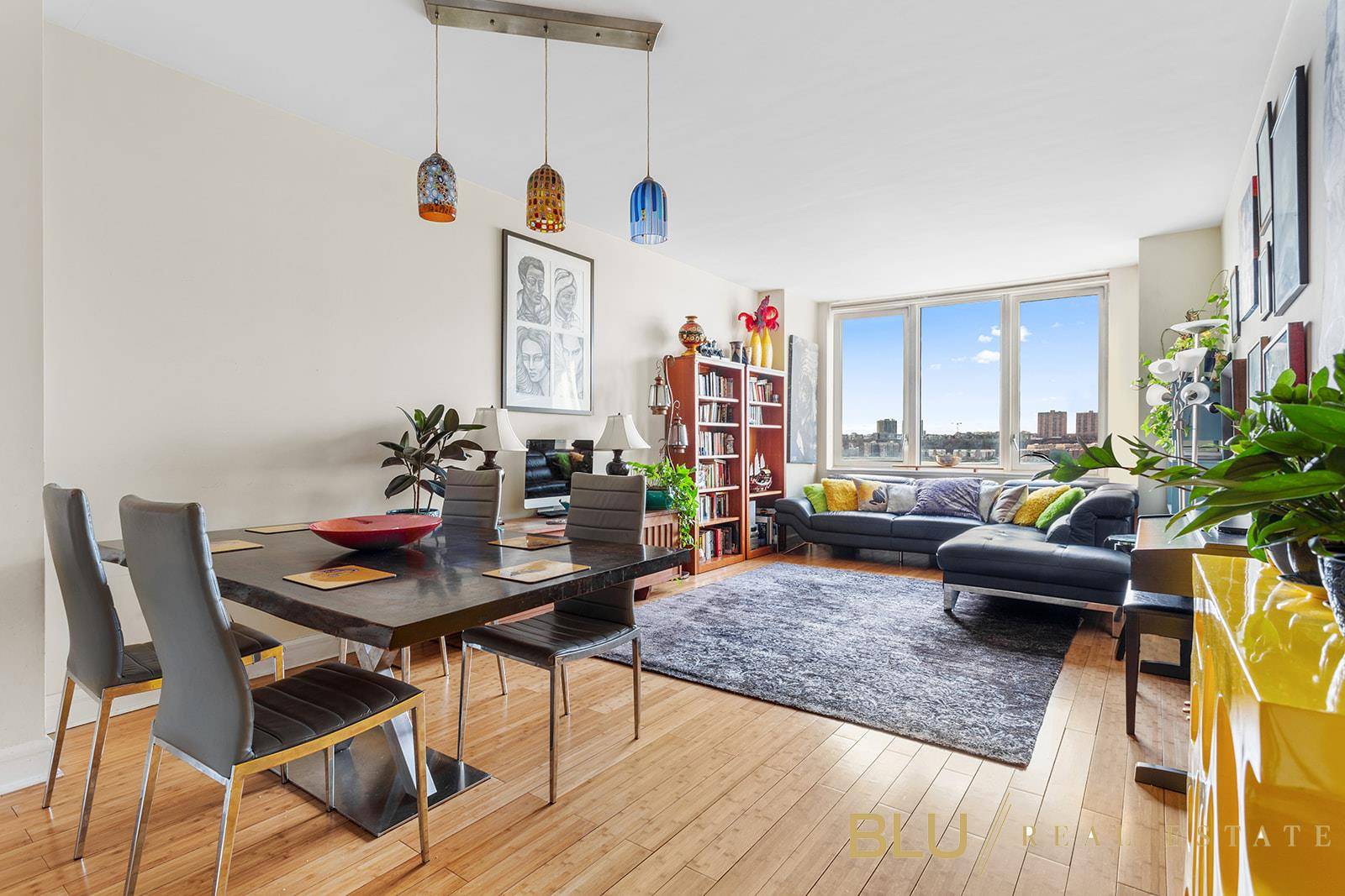 Enjoy living in this western facing 2 Bedroom, 2 Bathroom unit with stunning Hudson River Views.