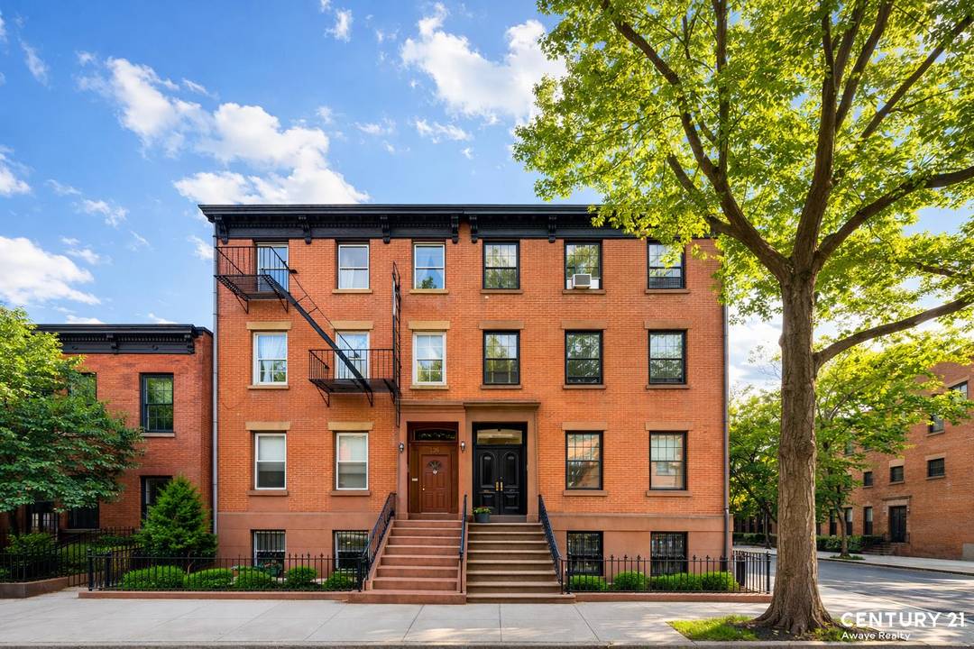 Elegant Legal Three Family Townhouse with Garden Apartment amp ; Cellar Nestled on one of Cobble Hill s most picturesque, tree lined streets, 138 Kane Street presents a rare opportunity ...