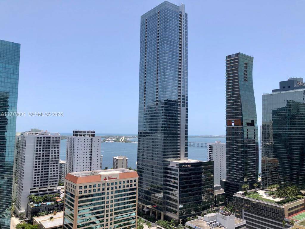 Spectacular east facing city and bay views from this unit located just minutes from the booming Brickell area.