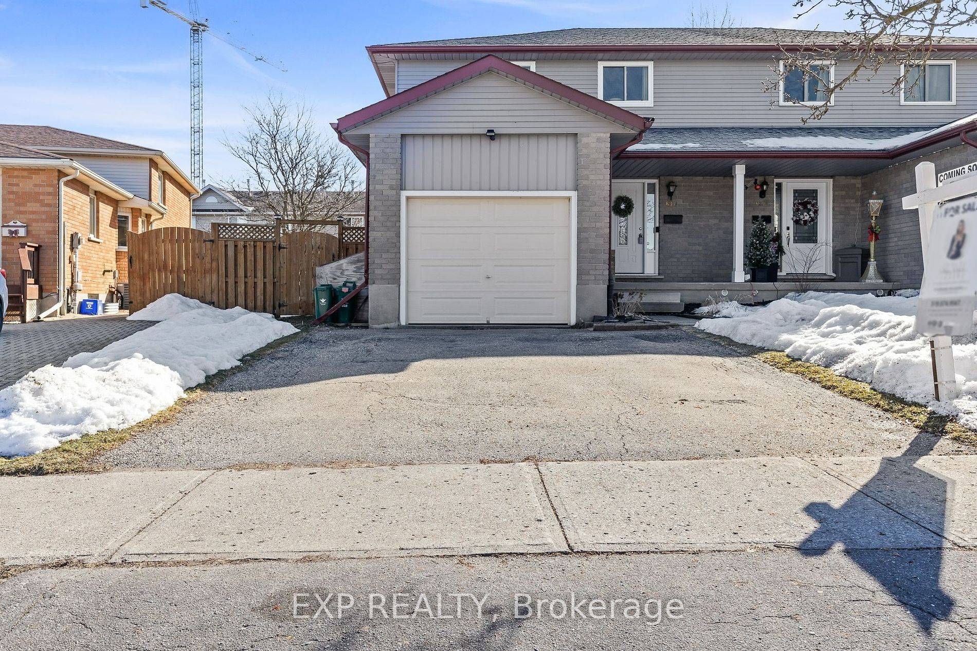 Welcome to 637A Pinerow Crescent, nestled in the highly sought after Beech Wood area of Waterloo !