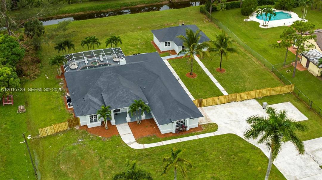 Welcome to this stunning 8 bedroom, 5 bathroom estate in West Palm Beach, offering the space, privacy, and lifestyle today s buyers are searching for in 2026.