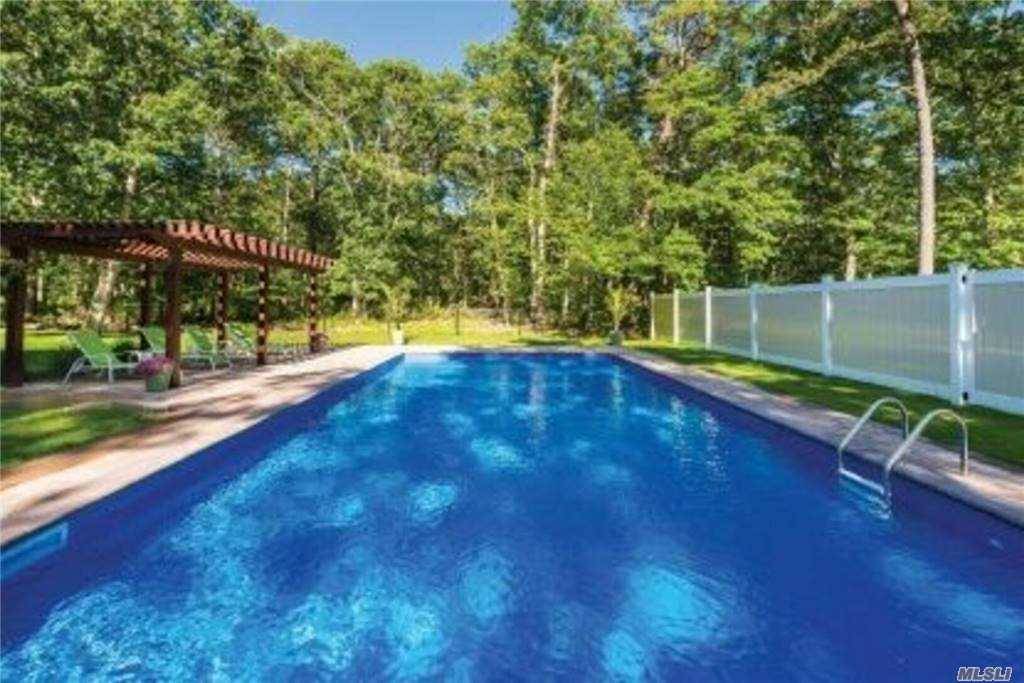 Great Vacation home, newly renovated three bedrooms two bath home.