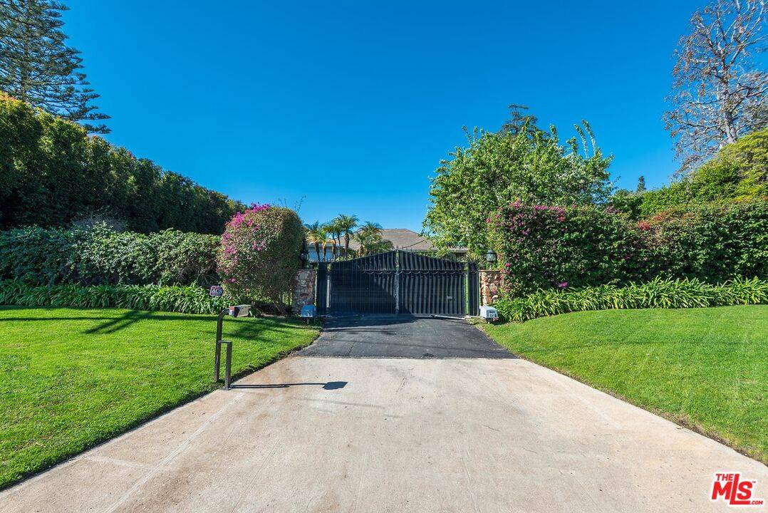 247 N ROCKINGHAM AVE Brentwood LA