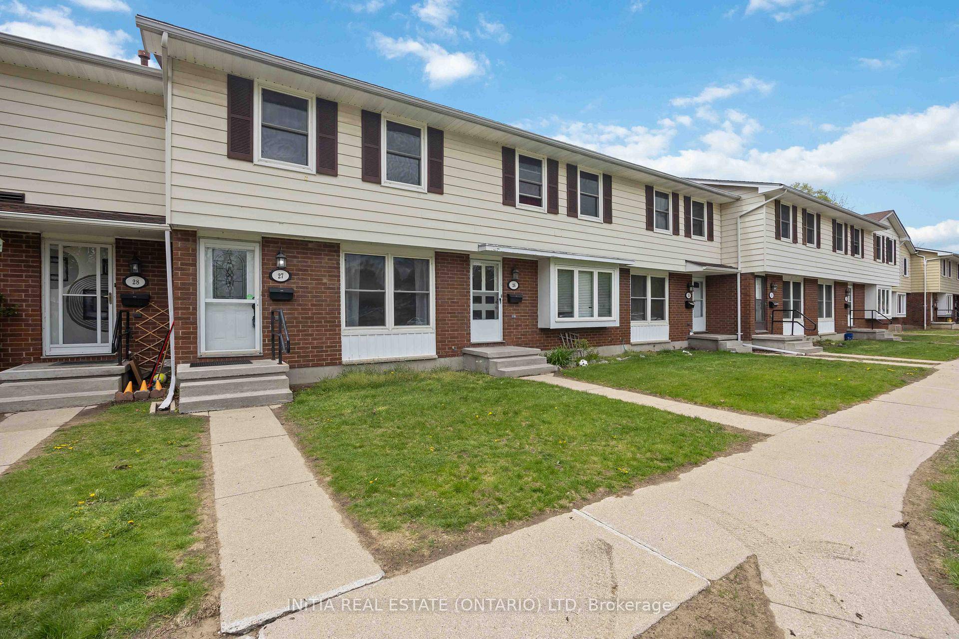 Grow your investment portfolio with this spacious townhome, currently leased at 2, 200 month plus utilities.