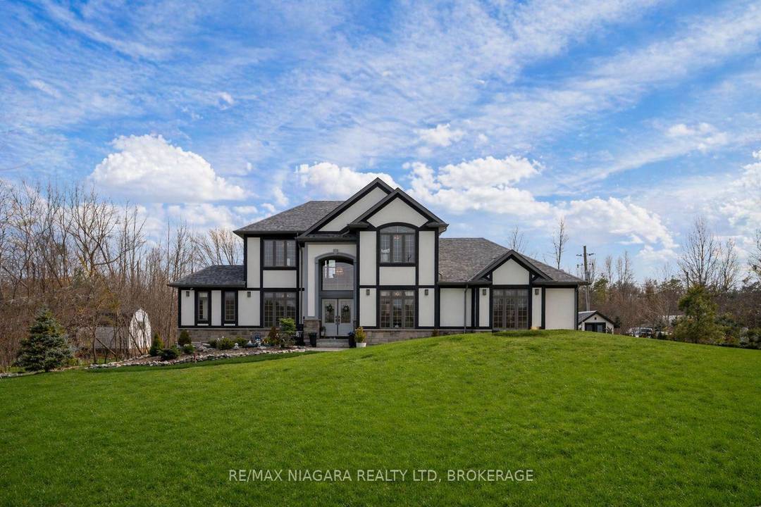 Welcome to this stunning 2022 custom built home in the charming community of Ridgeway ; just a short 7 minute drive to the sandy shores of Crystal Beach.