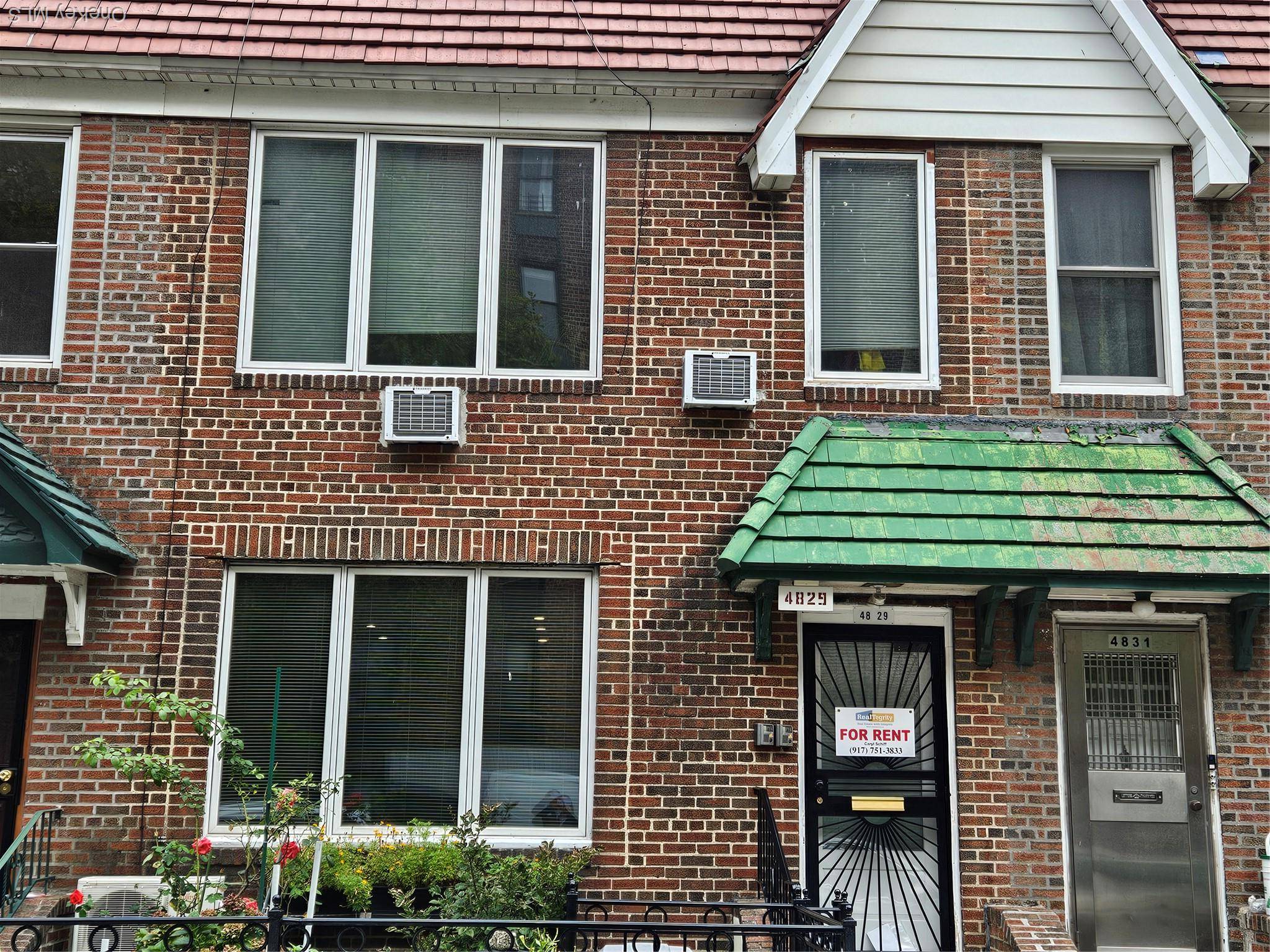 Apartment located on a quiet residential block Top Floor unit High windows designed to bring plenty of sunshine into the interior space entire apt tastefully renovated Italian ceramic tiles and ...