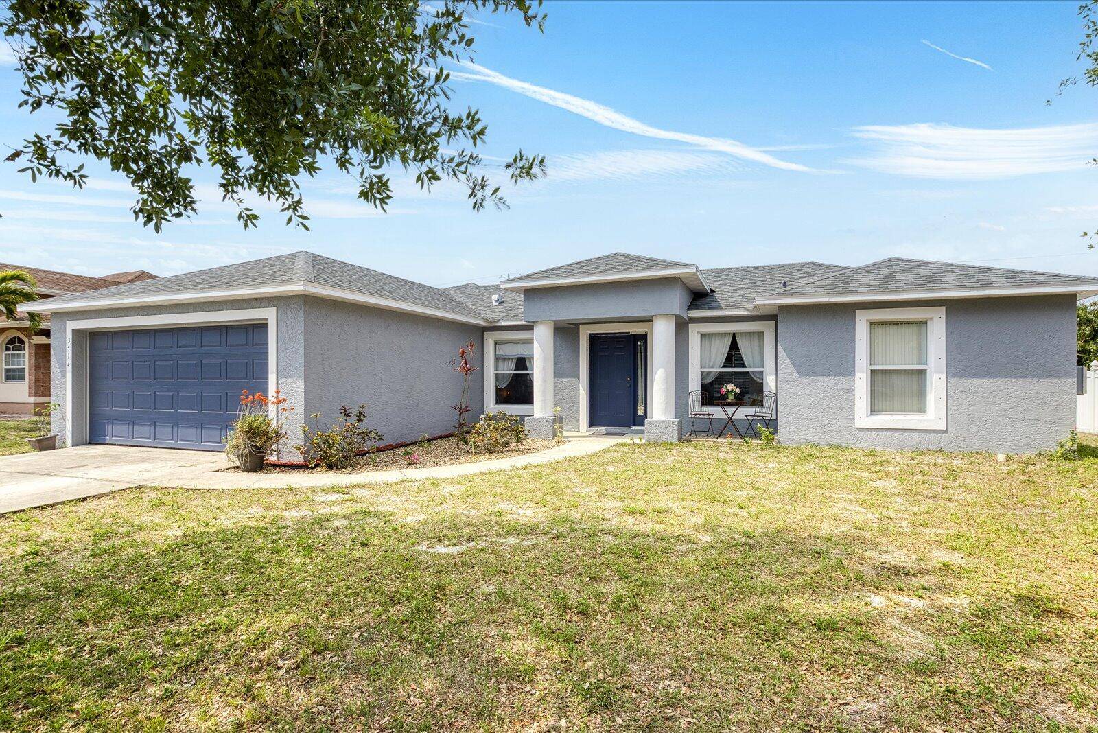 Beautiful Single Family Home located in the heart of Port Saint Lucie.
