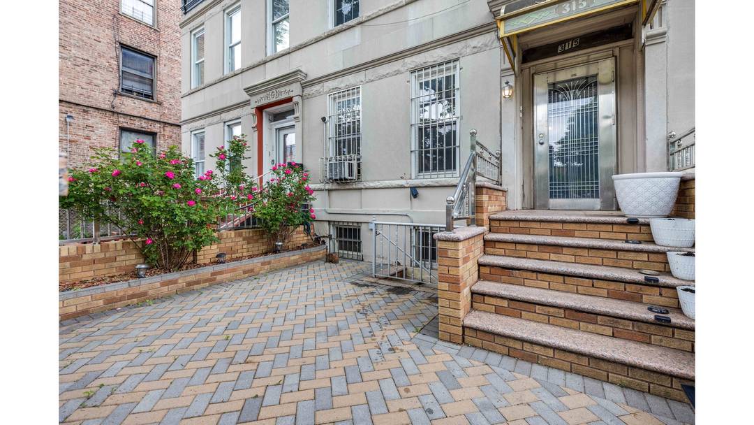 Welcome to 315 East 28th St, a charming multi family home located in the vibrant East Flatbush neighborhood of Brooklyn.