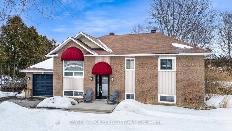 Step into this beautifully updated 3 1 bedroom, 2 full bathroom home on a quiet cul de sac in the charming community of Hammond, just 20 minutes from Orleans.