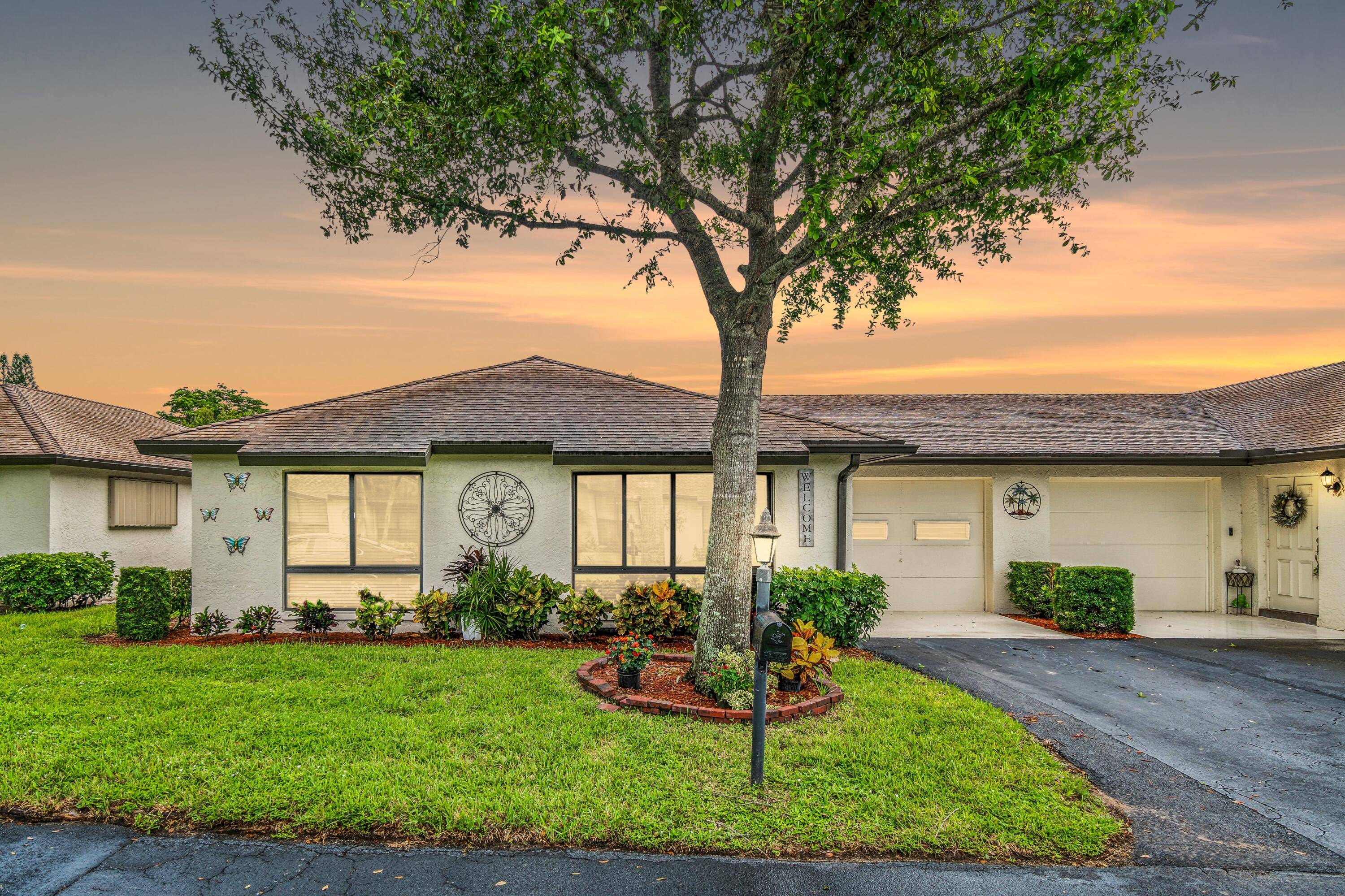 THIS LIGHT, BRIGHT VILLA HAS BEEN COMPLETELY RENOVATED WITH A GREAT REDESIGNED FLOOR PLAN !