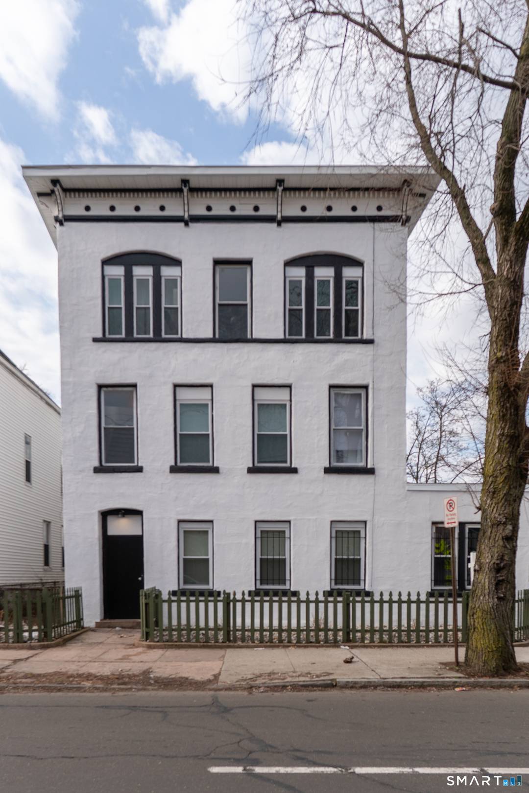 Excellent investment opportunity at 522 Elm Street in New Haven !