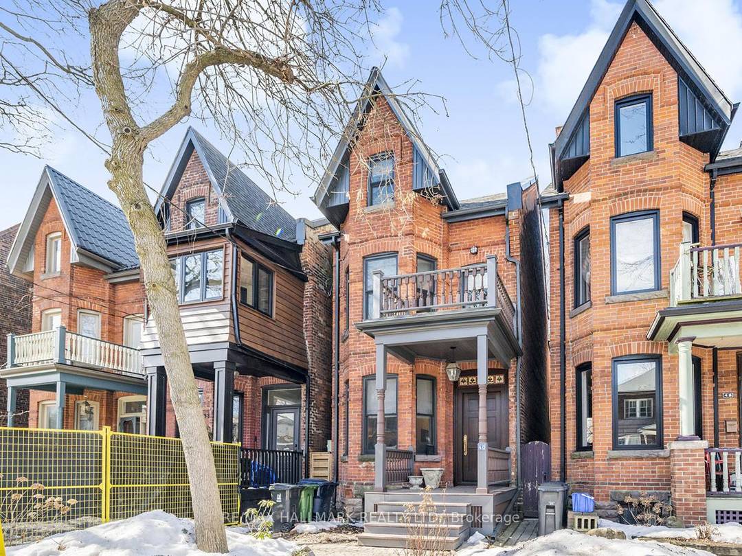 Stunning fully rebuilt Victorian in the heart of Roncesvalles !