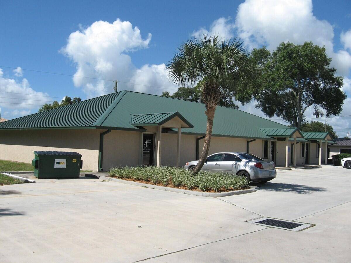 Privately owned and successful fitness facility gym located in desirable and continuously growing area of Okeechobee.