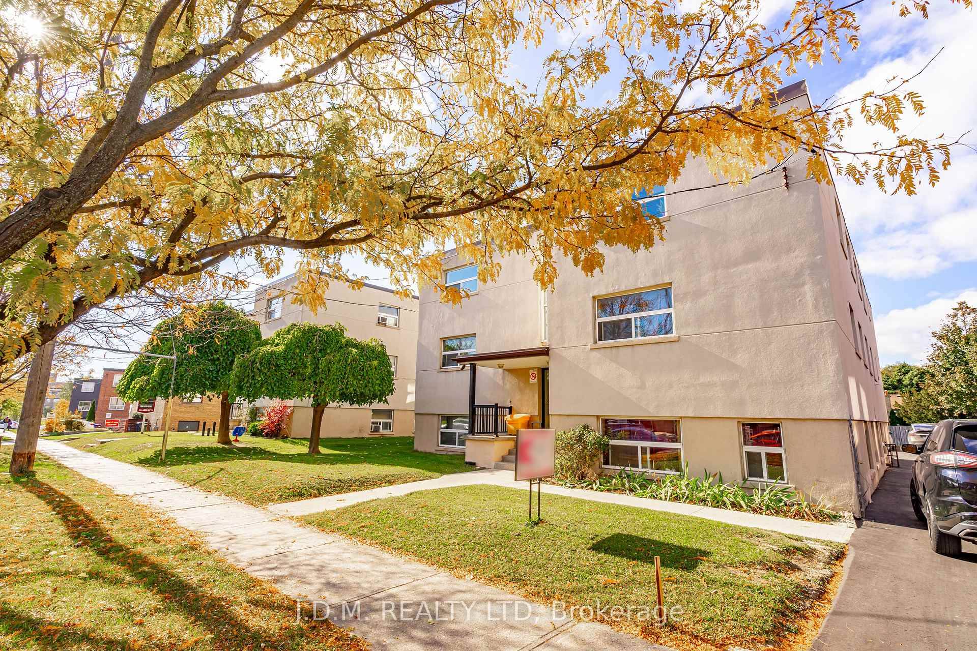 Attention Investors ! Well kept 3 story Stucco and brick 11plex Apartment Building with Healthy Cash Flows.