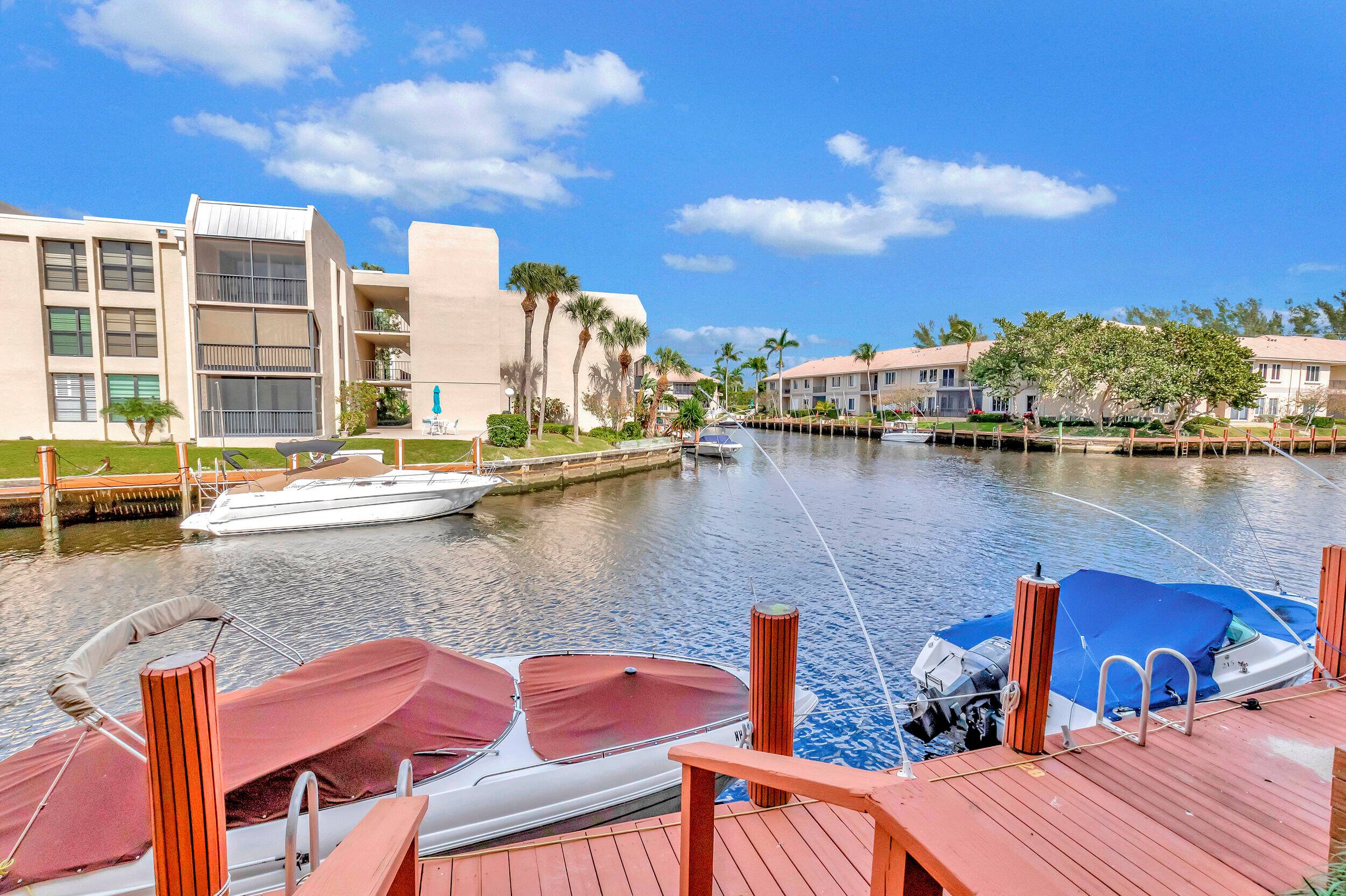 Boater's Paradise ! LOWEST priced condo with a PRIVATE DOCK INCLUDED !