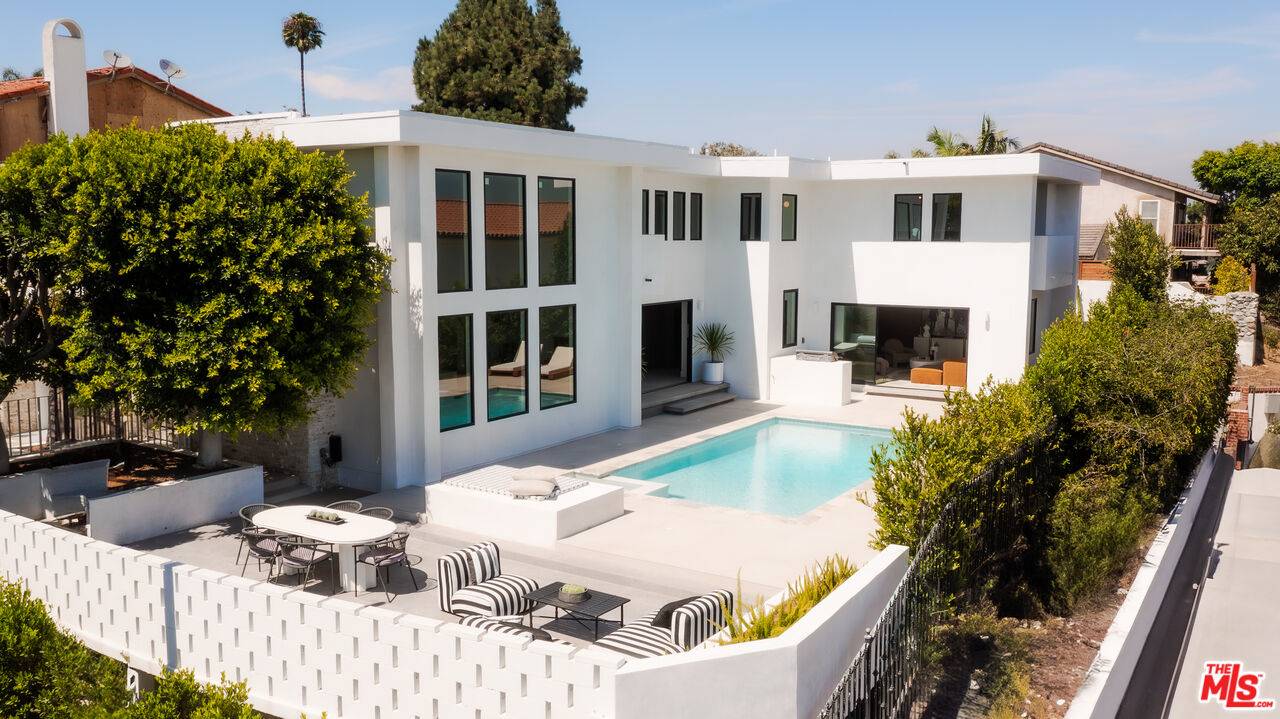 2380   Venus Dr 5BR Hollywood Hills East La