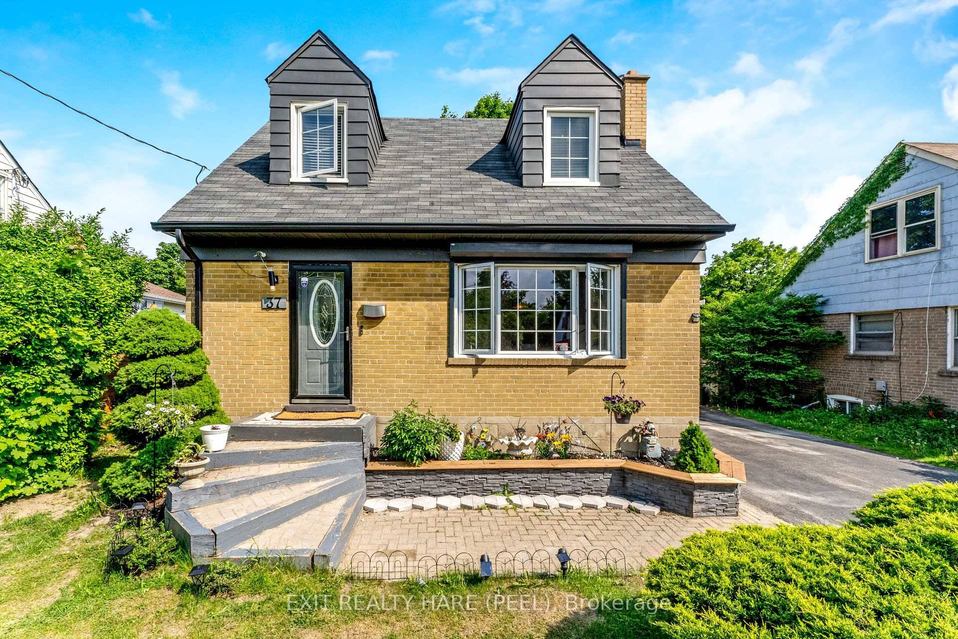 Amazing opportunity to own a detached home with a HUGE Lot !