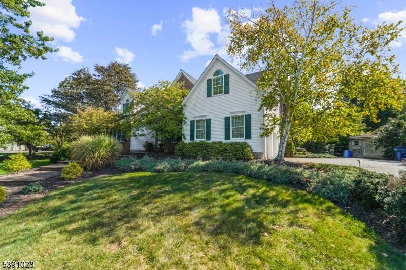 A fabulous open floor plan 4 bedroom, an office, 2.
