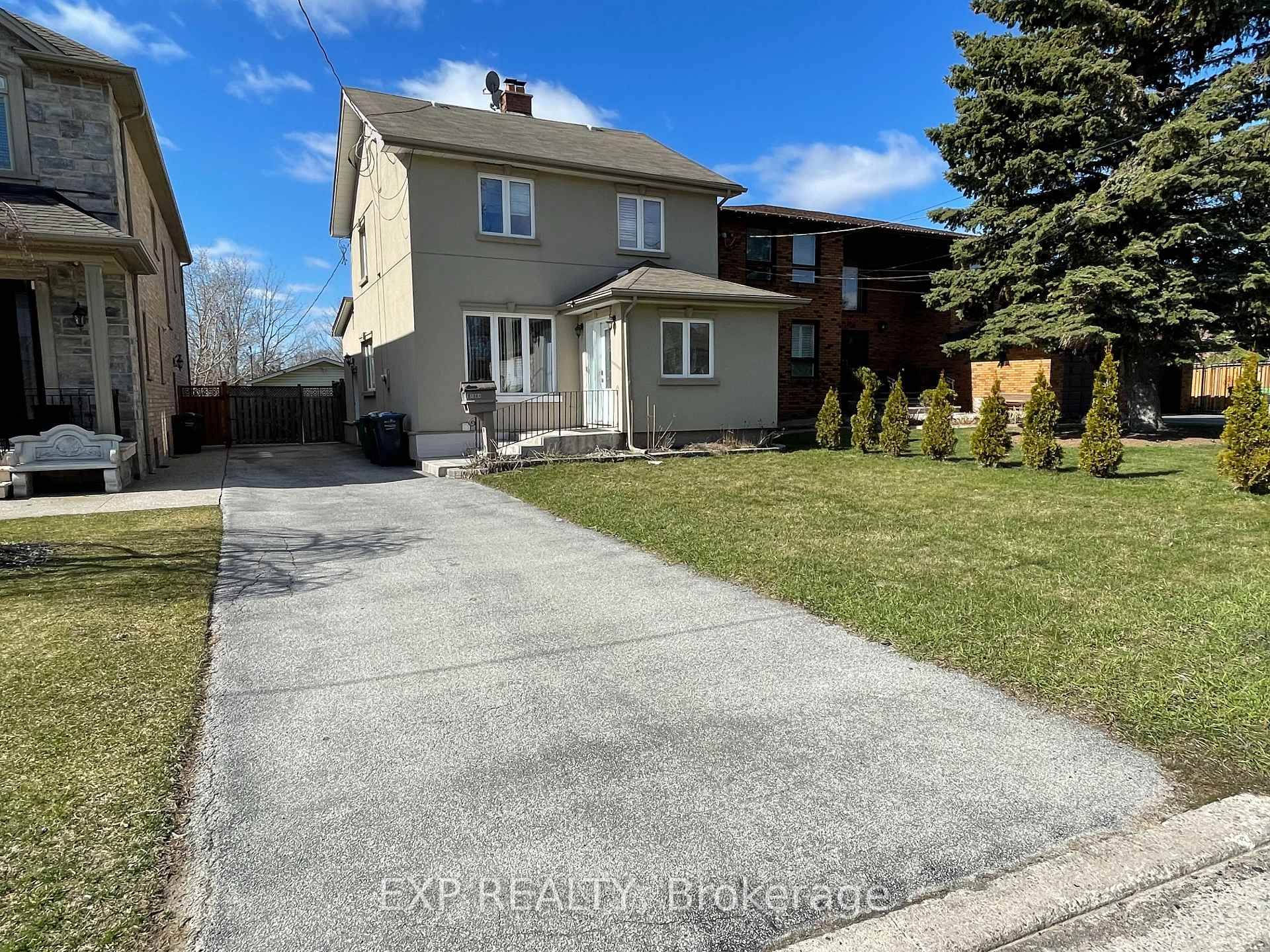 Welcome to this fantastic family home located in the highly sought after Lakeview community an upscale neighbourhood in southeast Mississauga with Lake Ontario as its southern boundary.