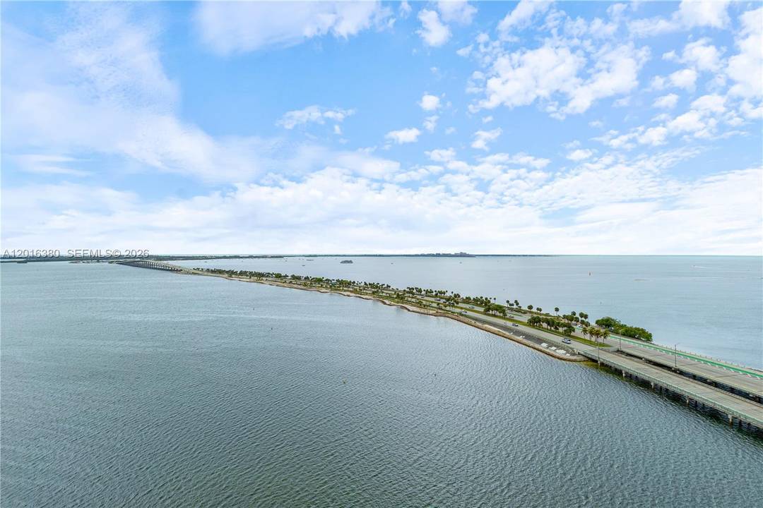 Brickell's newest waterfront gem !